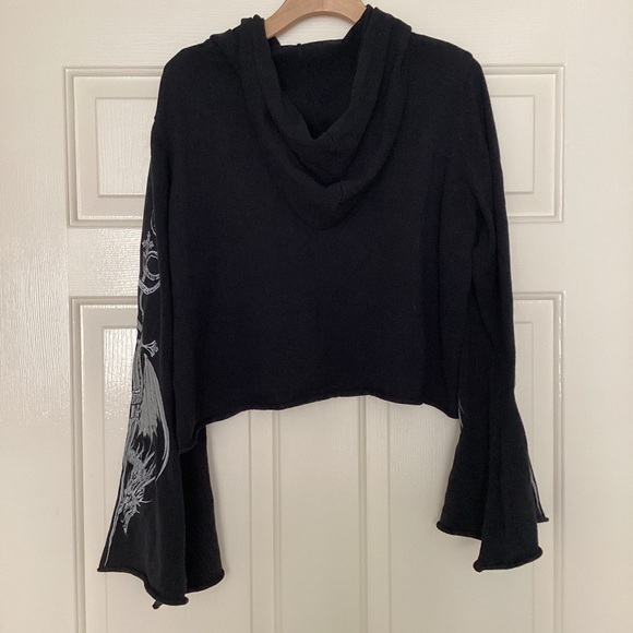 Widow A Certain Doom Black Hooded Cropped Sweatshirt with Embroidered Dragon - Picture 8 of 8